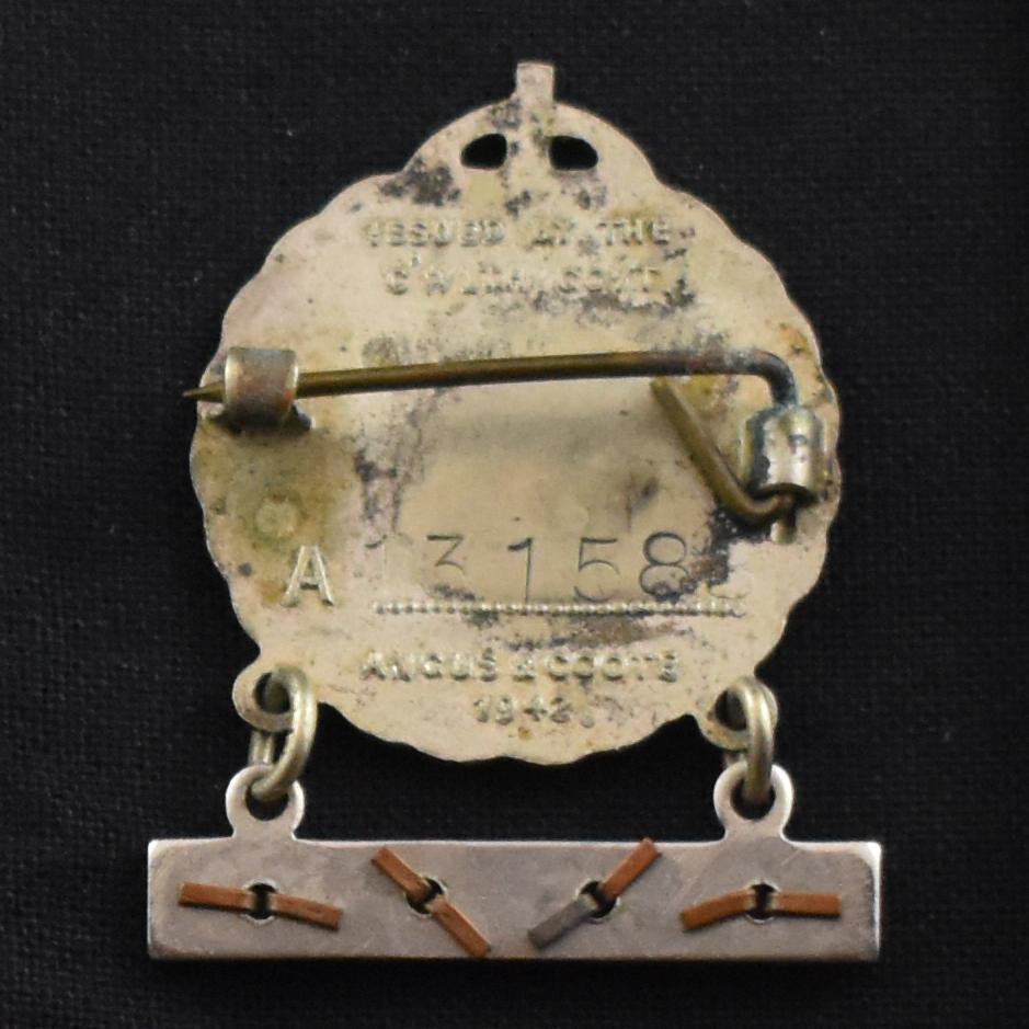 Second World War Female Relative Badge (reverse)