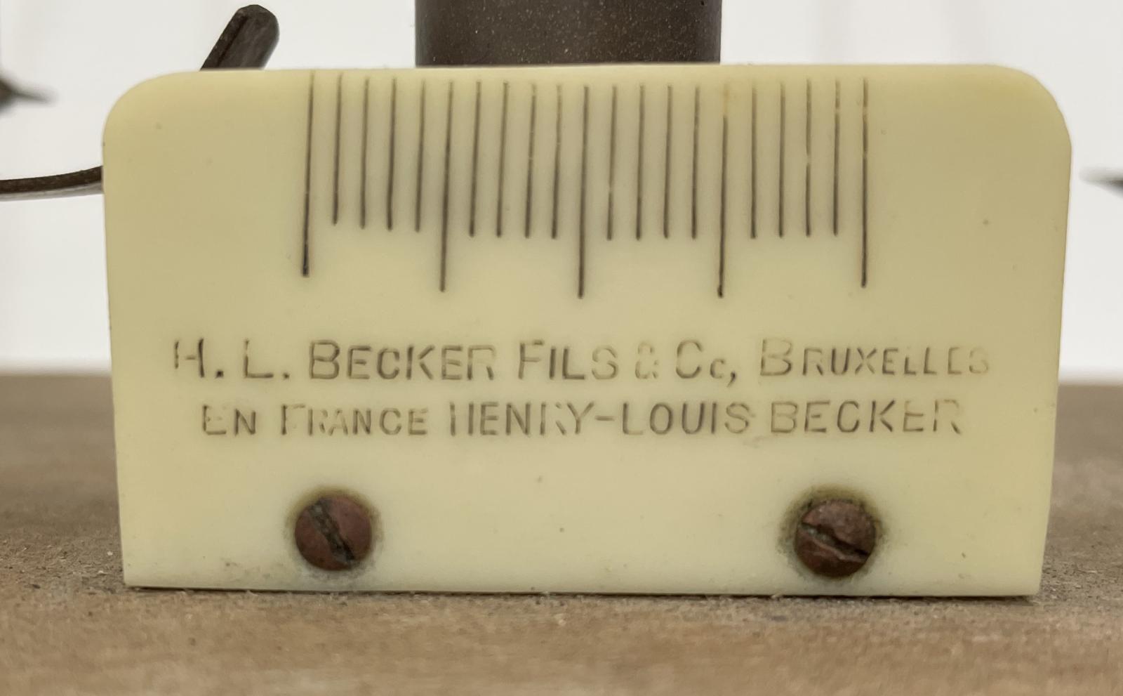 Bakelite HL Baker label attached to the scale beam