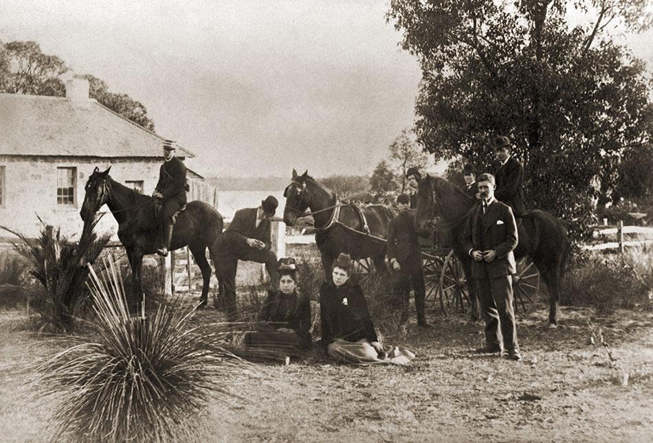 'Appy 'Ome' Building With Horses