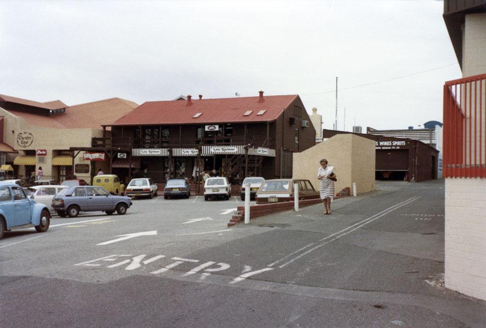 Leura Avenue, Claremont