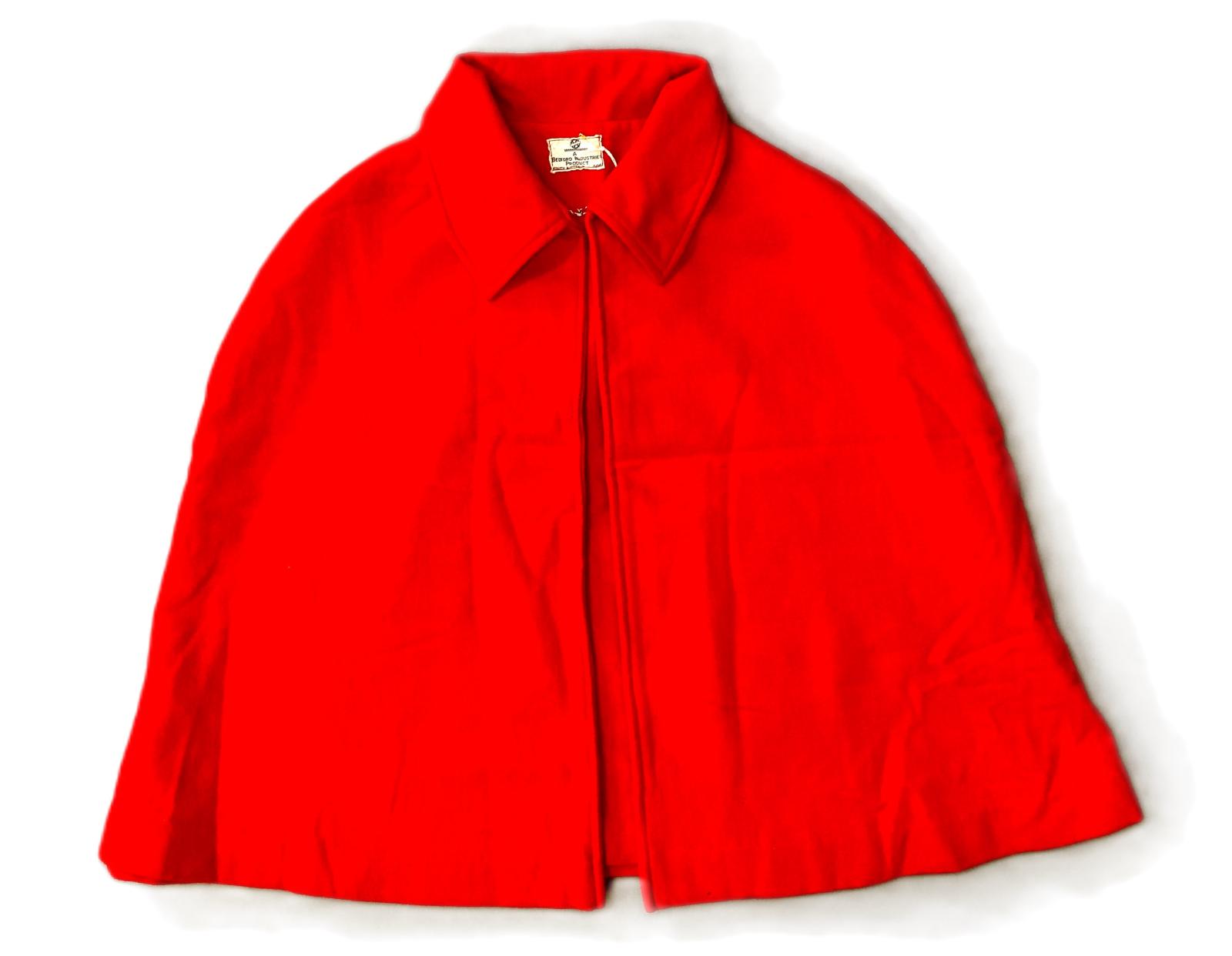 Red woollen mid-length nurse's cape with collar.