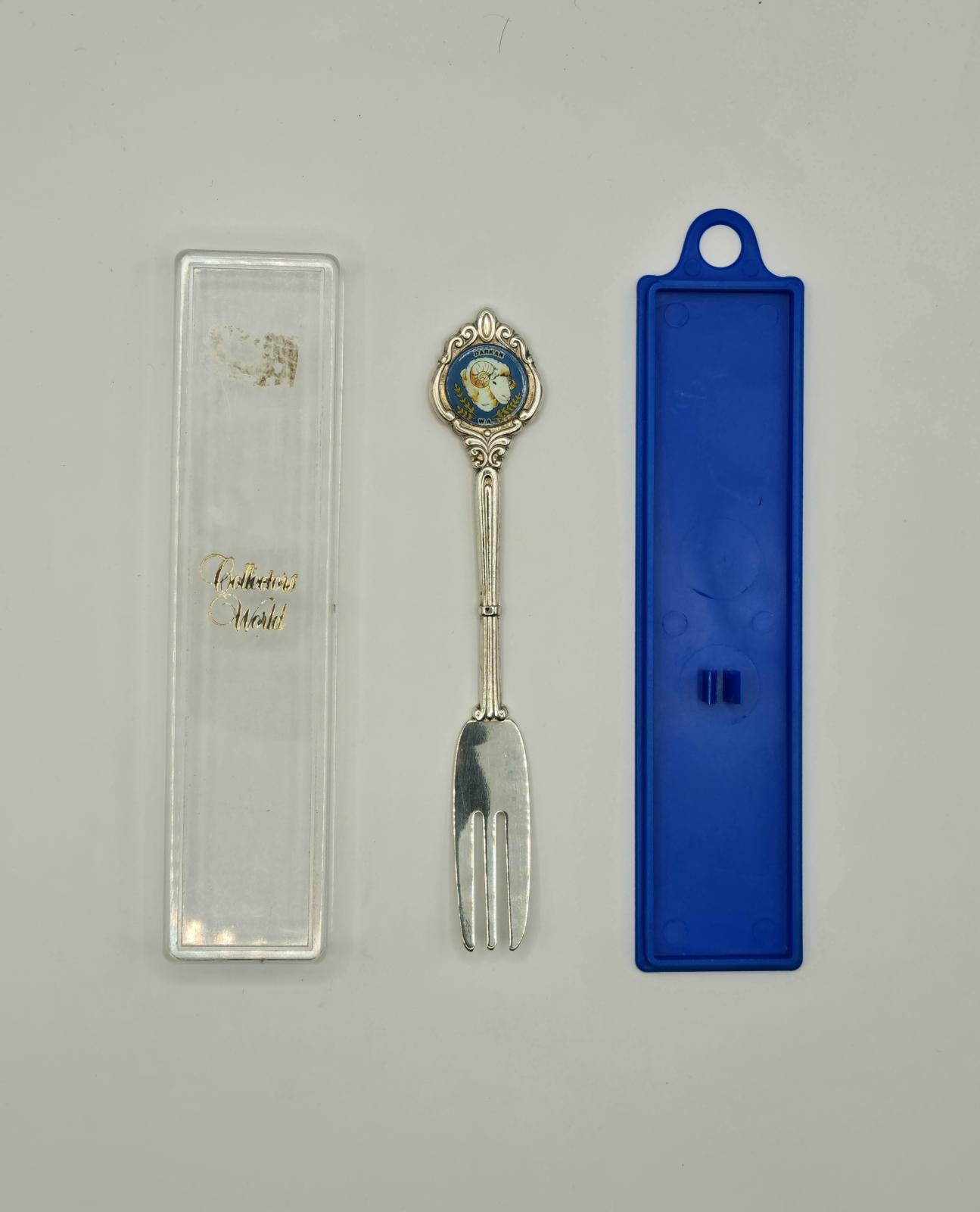 Souvenir cake fork set