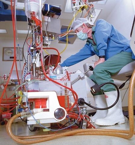 Blood cooling pump in RPH theatre for openheart operation c1993