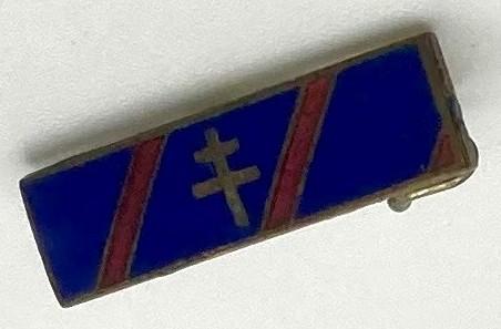 Miniature enamel badge featuring the Cross of Lorrraine