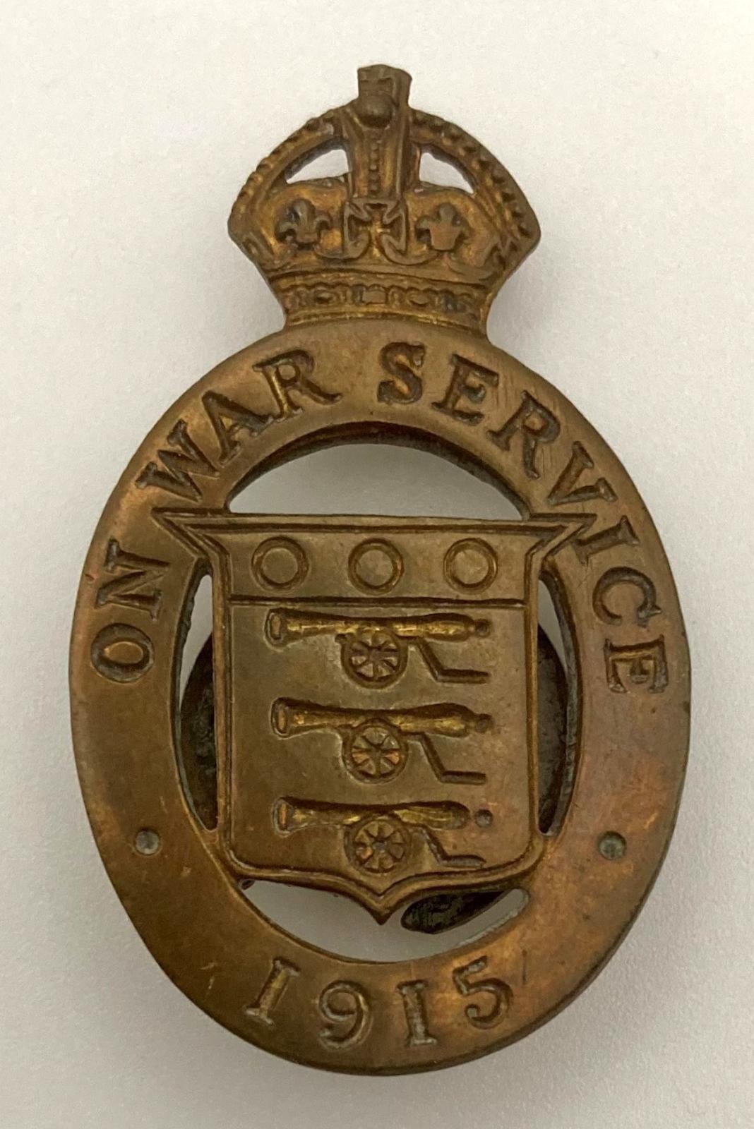 'On War Service 1915' Munition Workers badge - 3