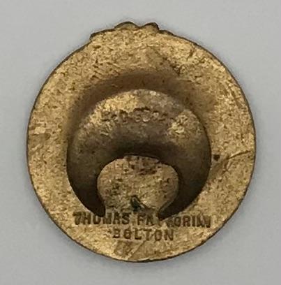 Reverse of 'On War Service 1915' War Workers badge 