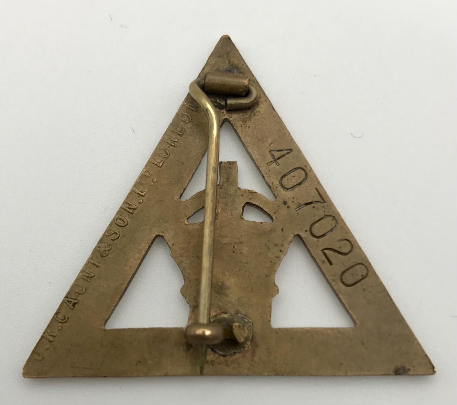 'On War Service 1916' Women's Munition Workers badge  - reverse