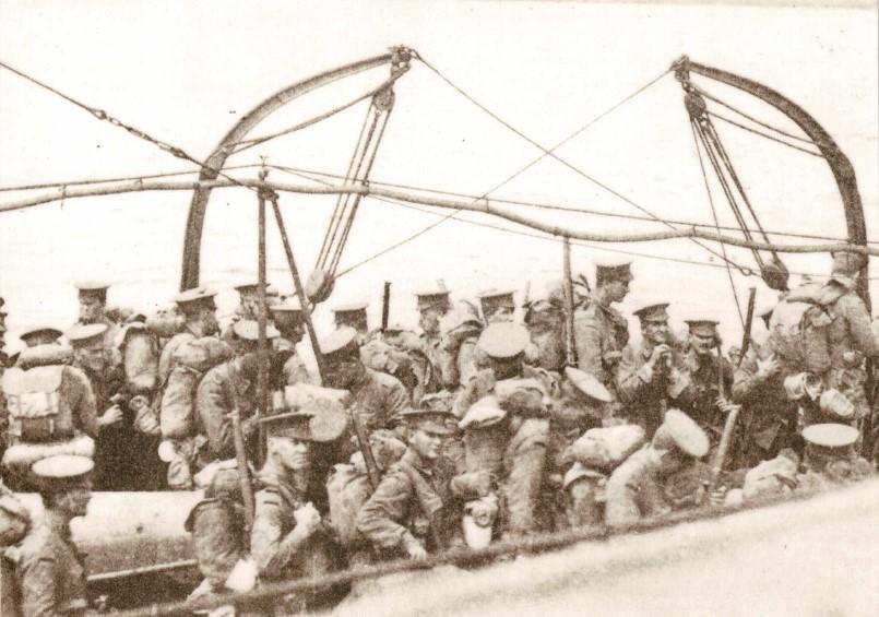 Troops-disembarking.