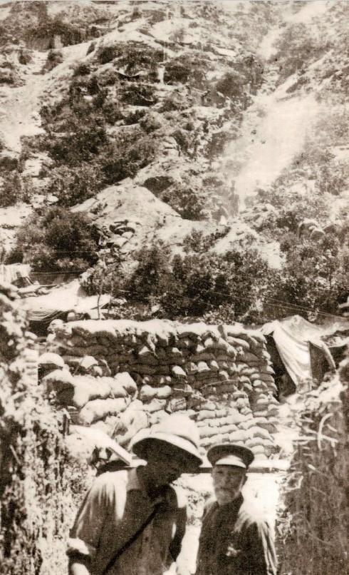 Trenches-and-dugouts-Anzac