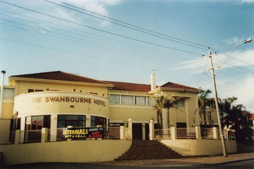 Swanbourne Hotel Frontage Source: Claremont Museum 03.126a