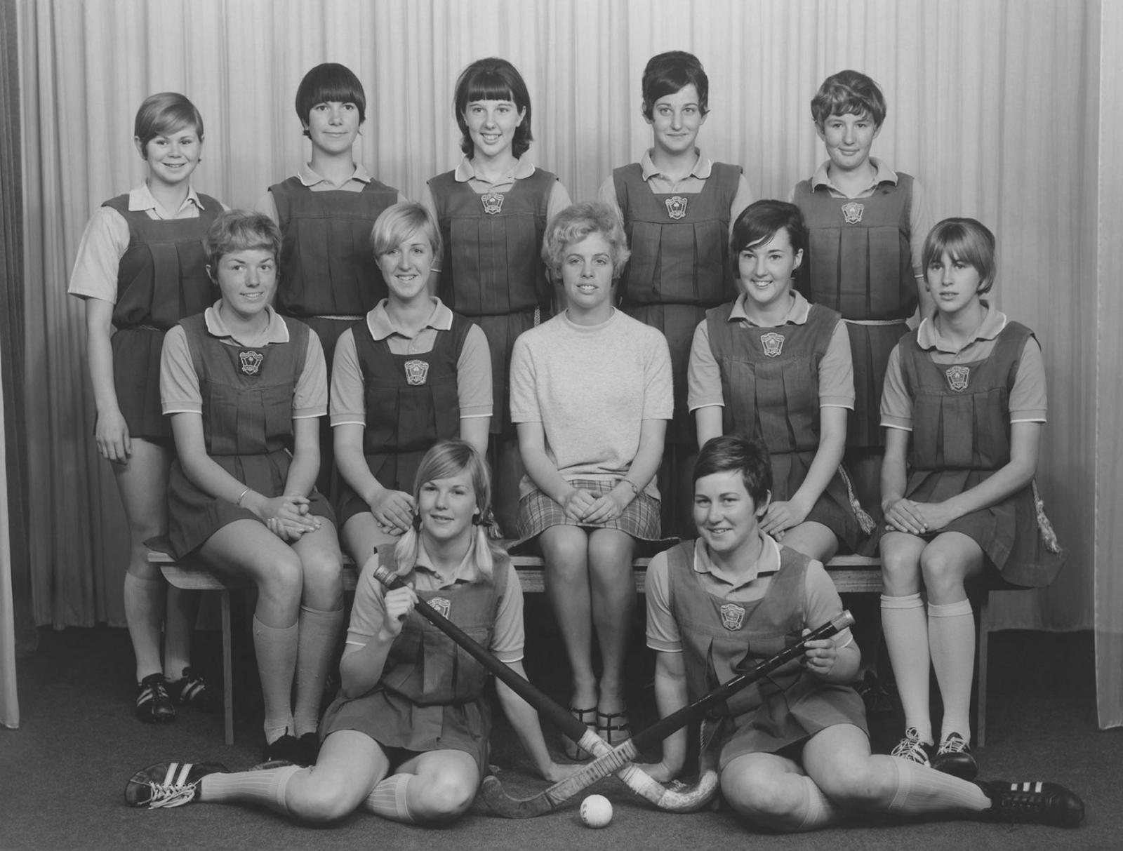 Girls Hockey Team 1 1967