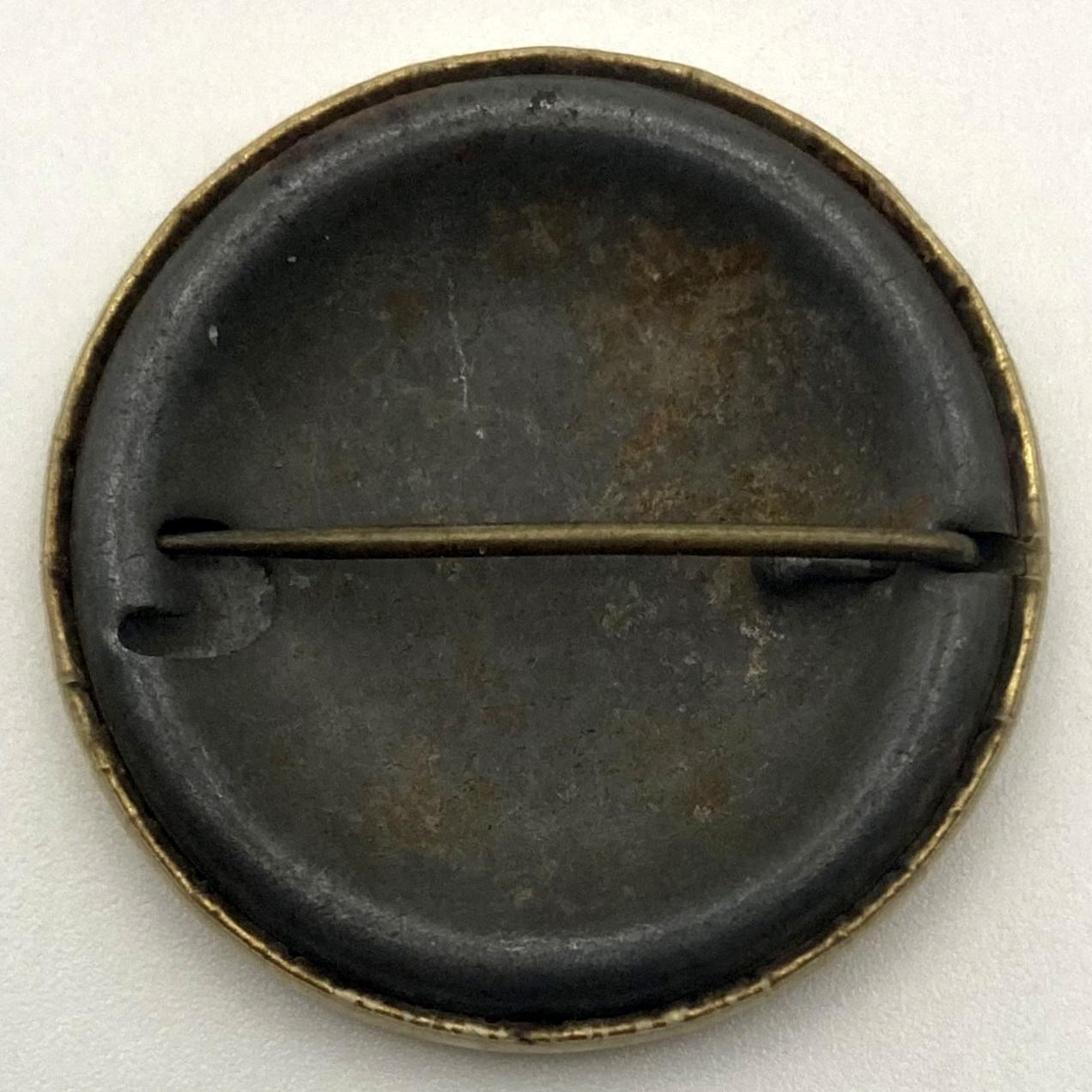 Reverse of 'Red Cross Day' fundraising button 1915 - large size