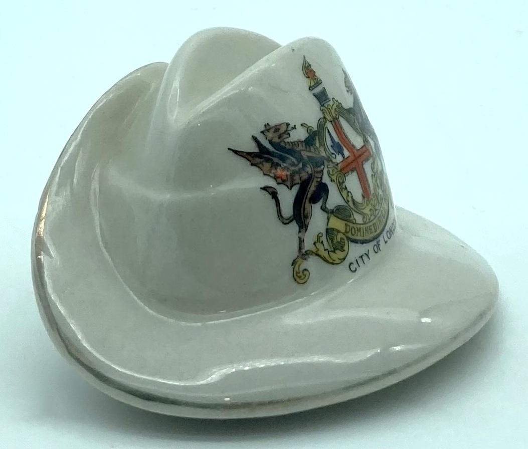 Carlton China crested ware - Australian slouch hat - oblique view