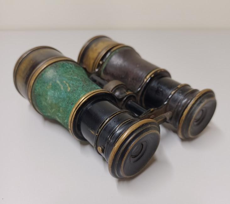 binoculars2