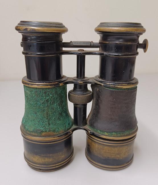 binoculars1