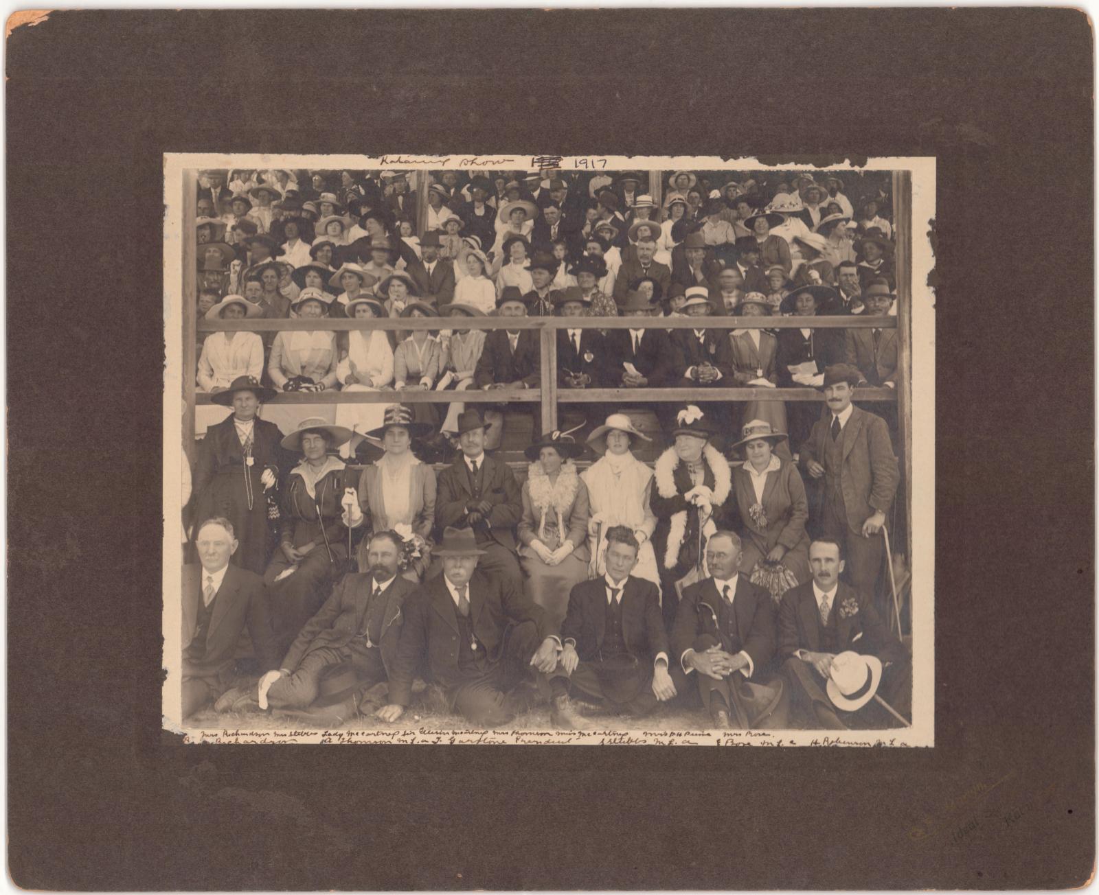 Patrons at the Katanning Show