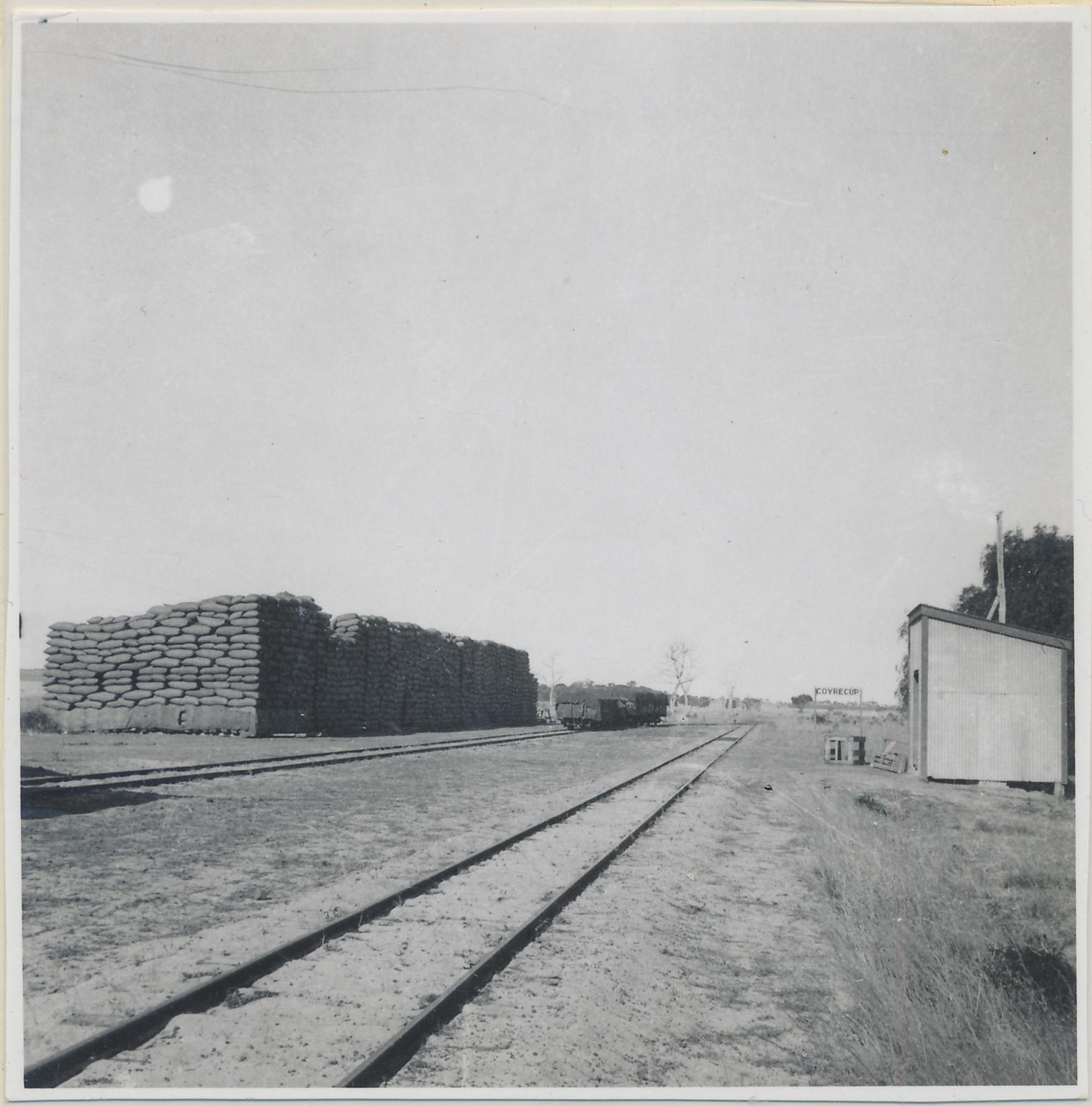 Coyrecup siding - Wheat Stacks