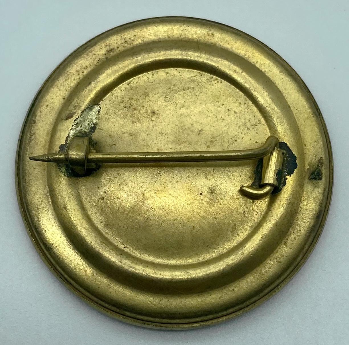 Reverse of WWI fundraising button featuring the portrait of General Pershing
