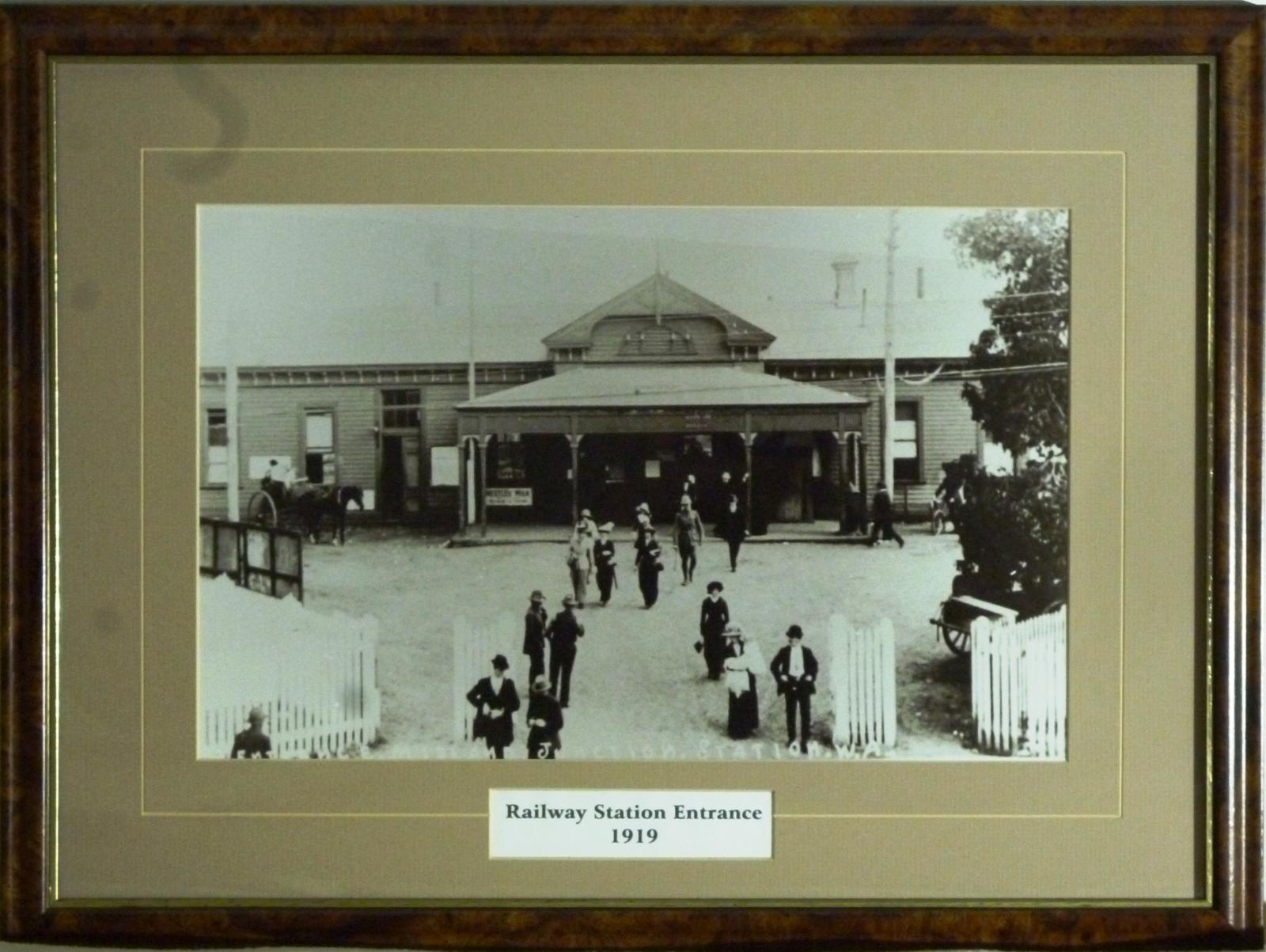 Midland Junction Railway Station entrance, 1919.