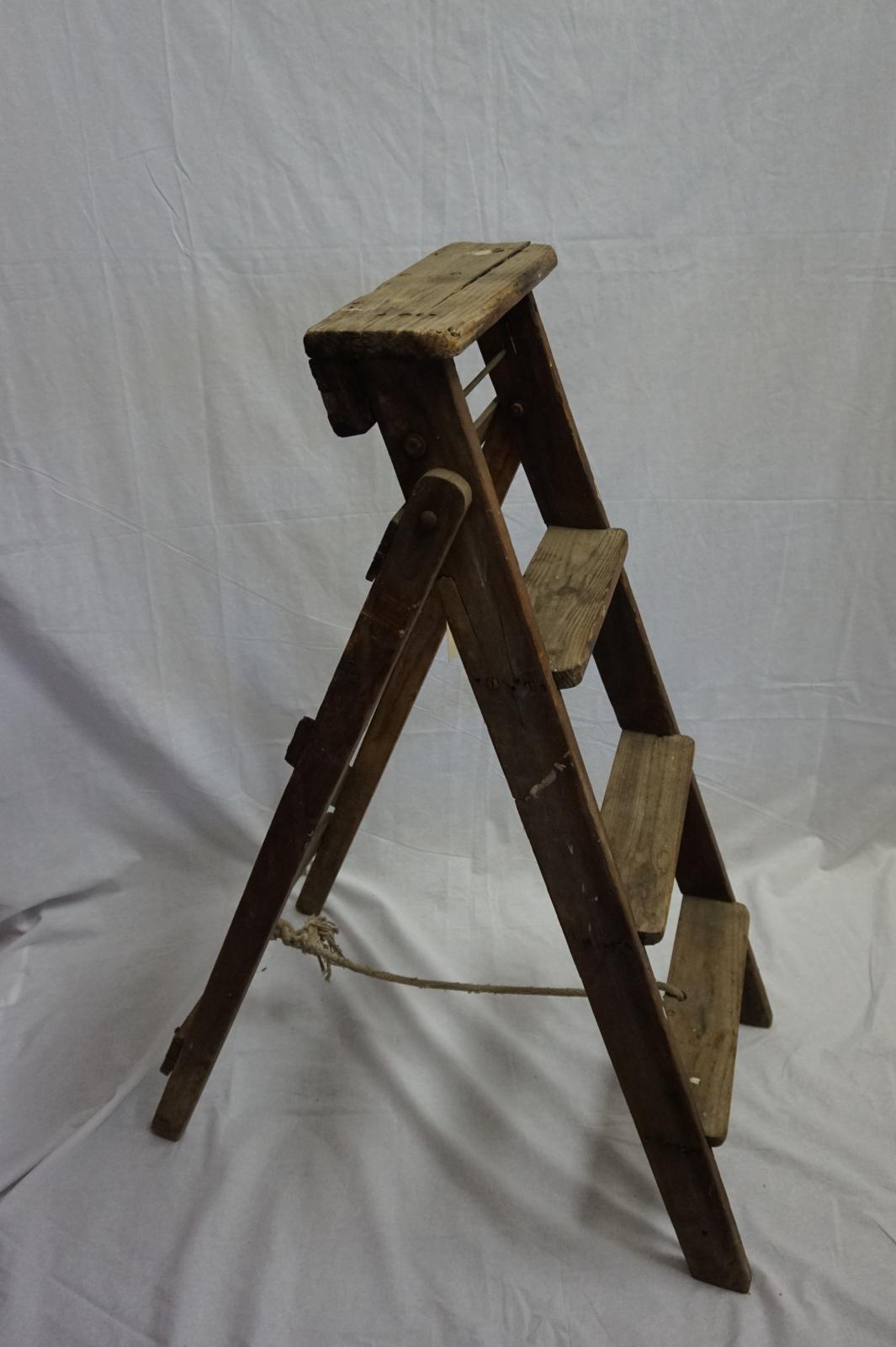 Mercycare-Wooden Ladder