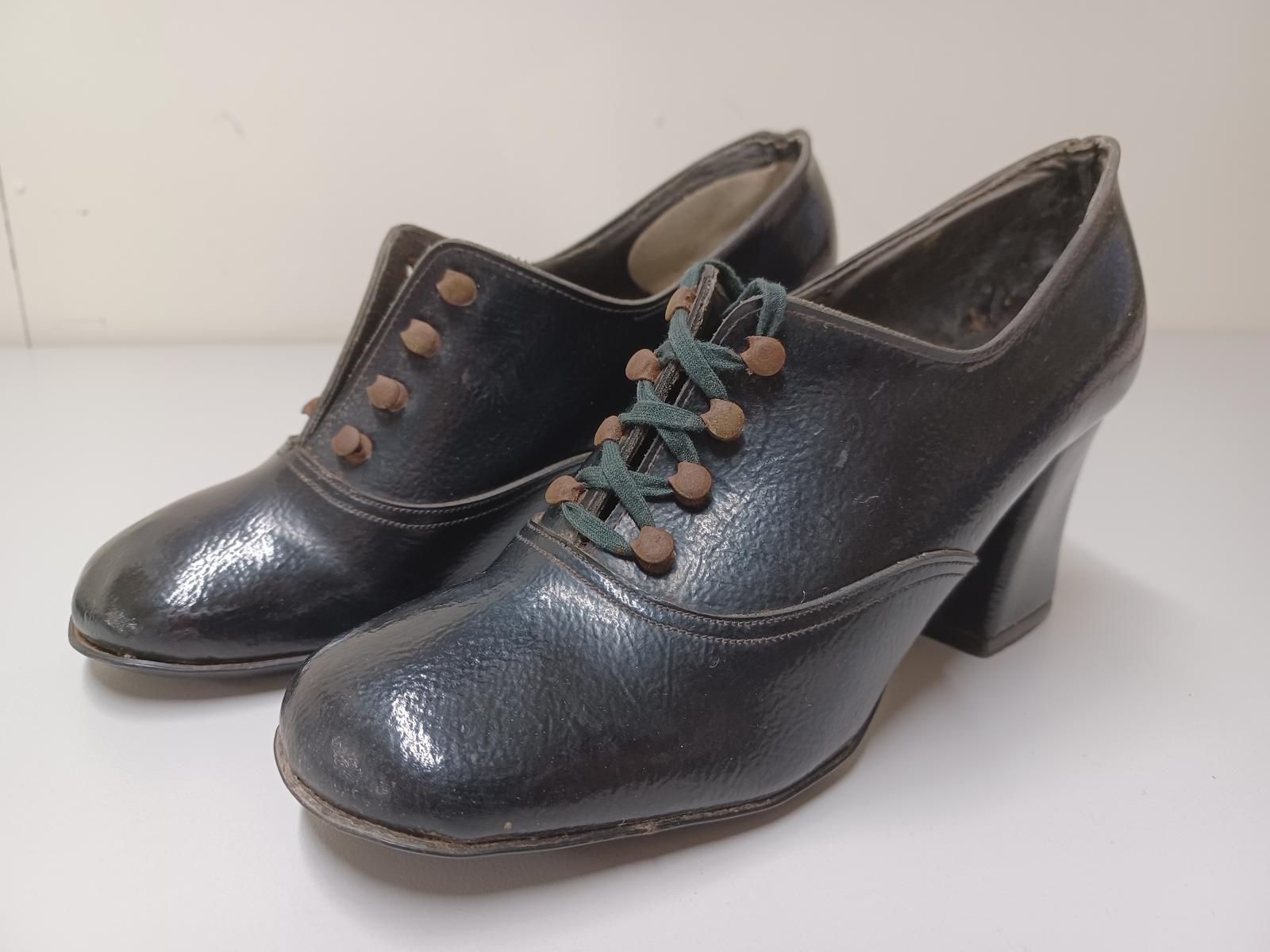 Miss Magnet shoes