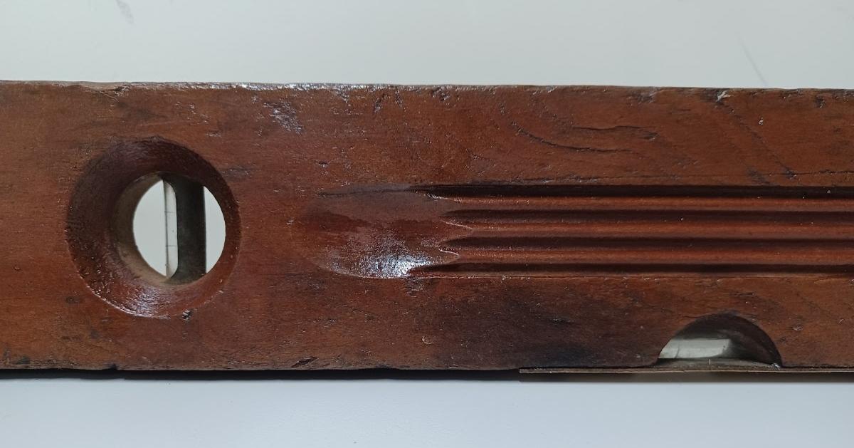 Two bubble spirit level