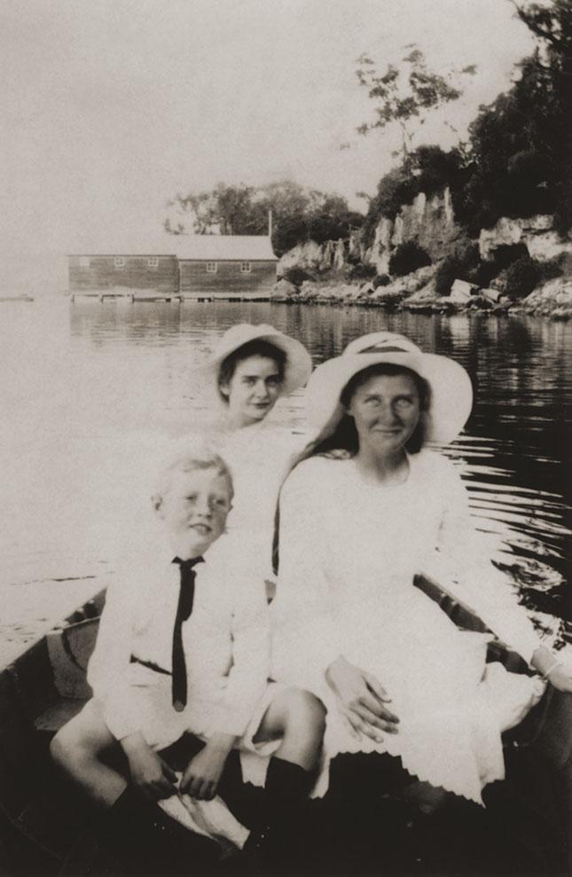 Group In Dinghy Near Scotch College Boat Shed Source: Claremont Museum 09.255