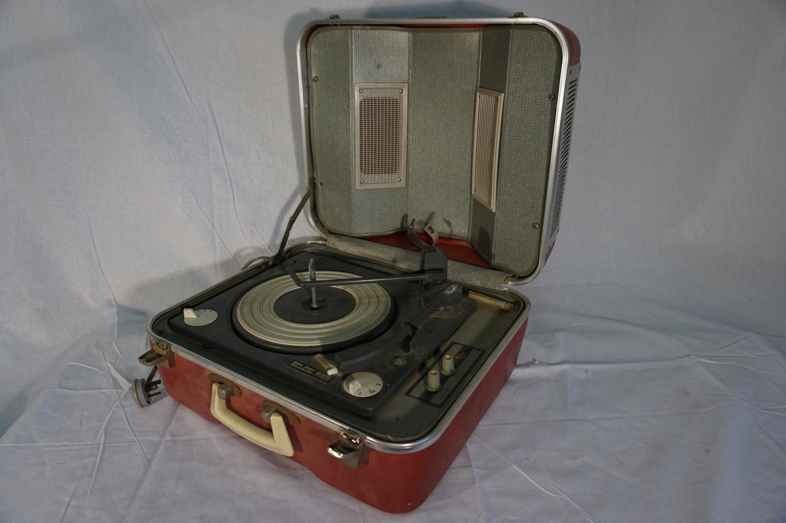 Dreco Portable Record Player