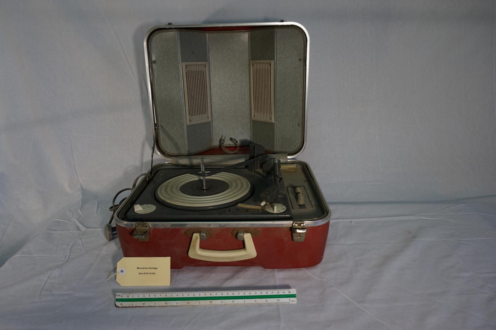 Dreco Portable Record Player