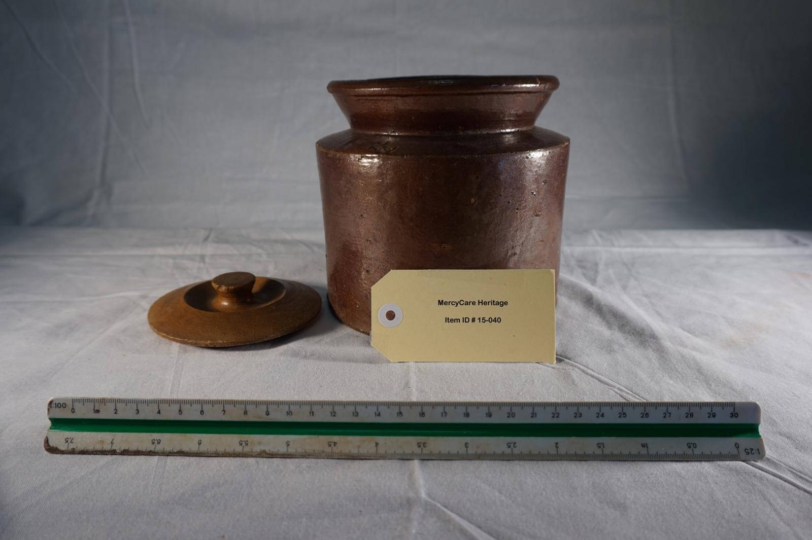 Stoneware container (non-matching lid)