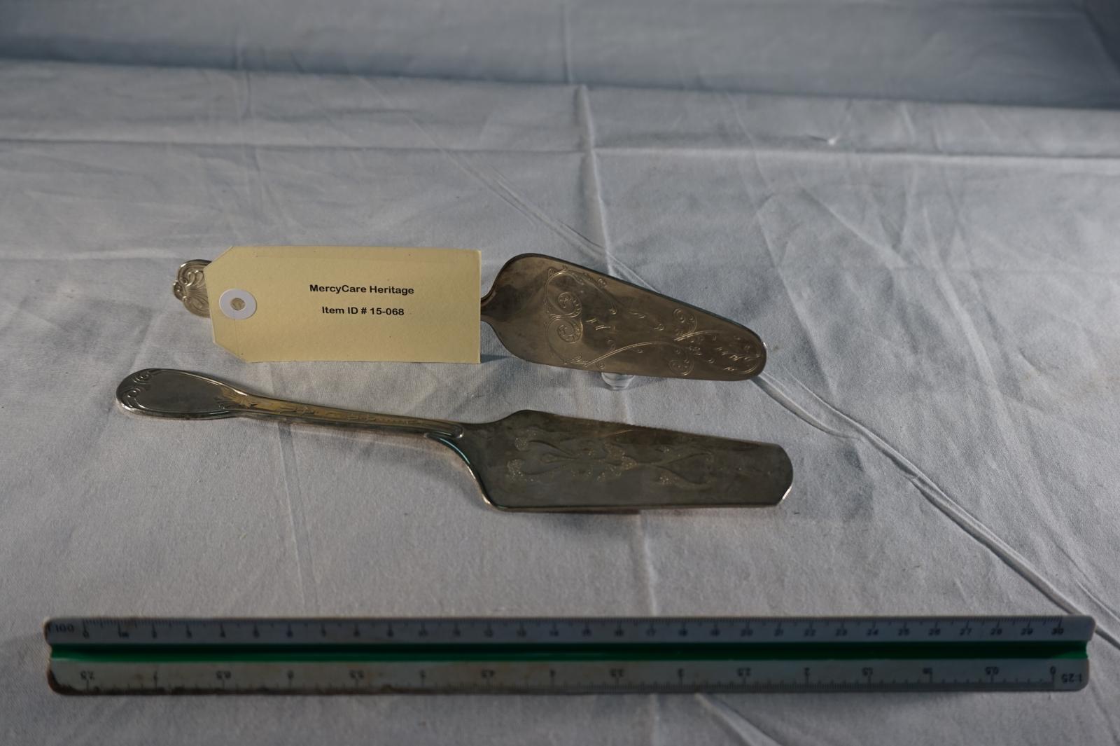 Cake Server (2x)