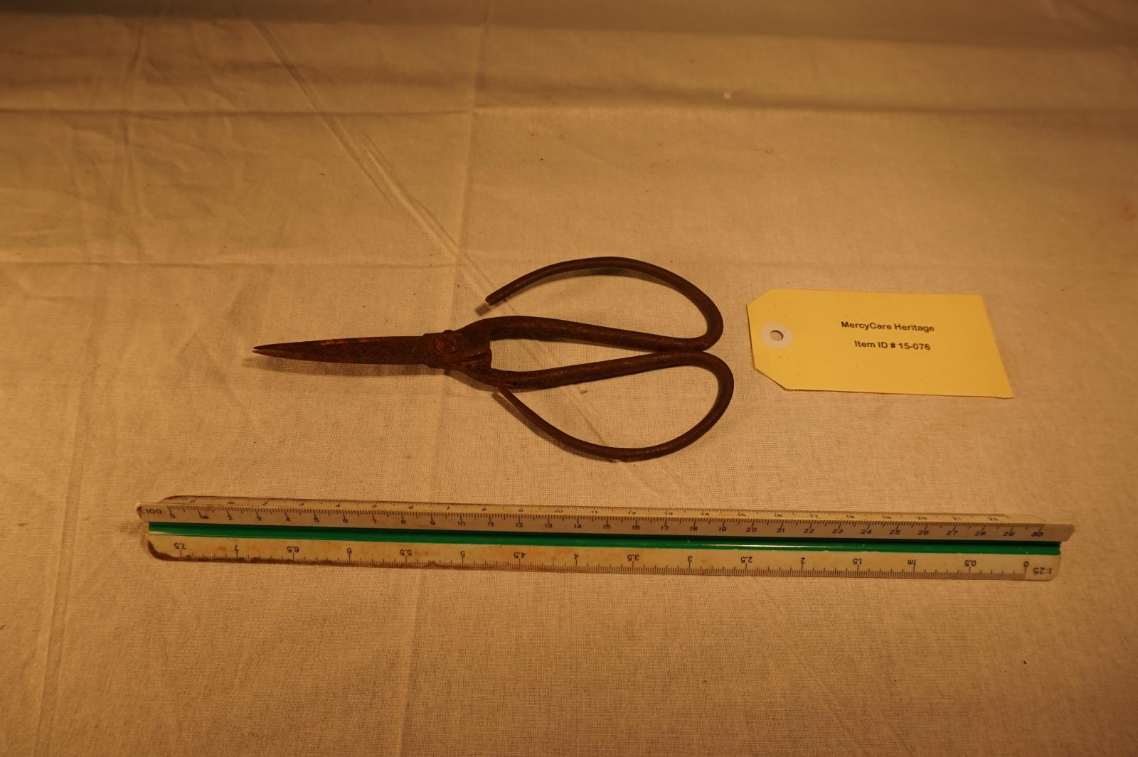 Scissors 