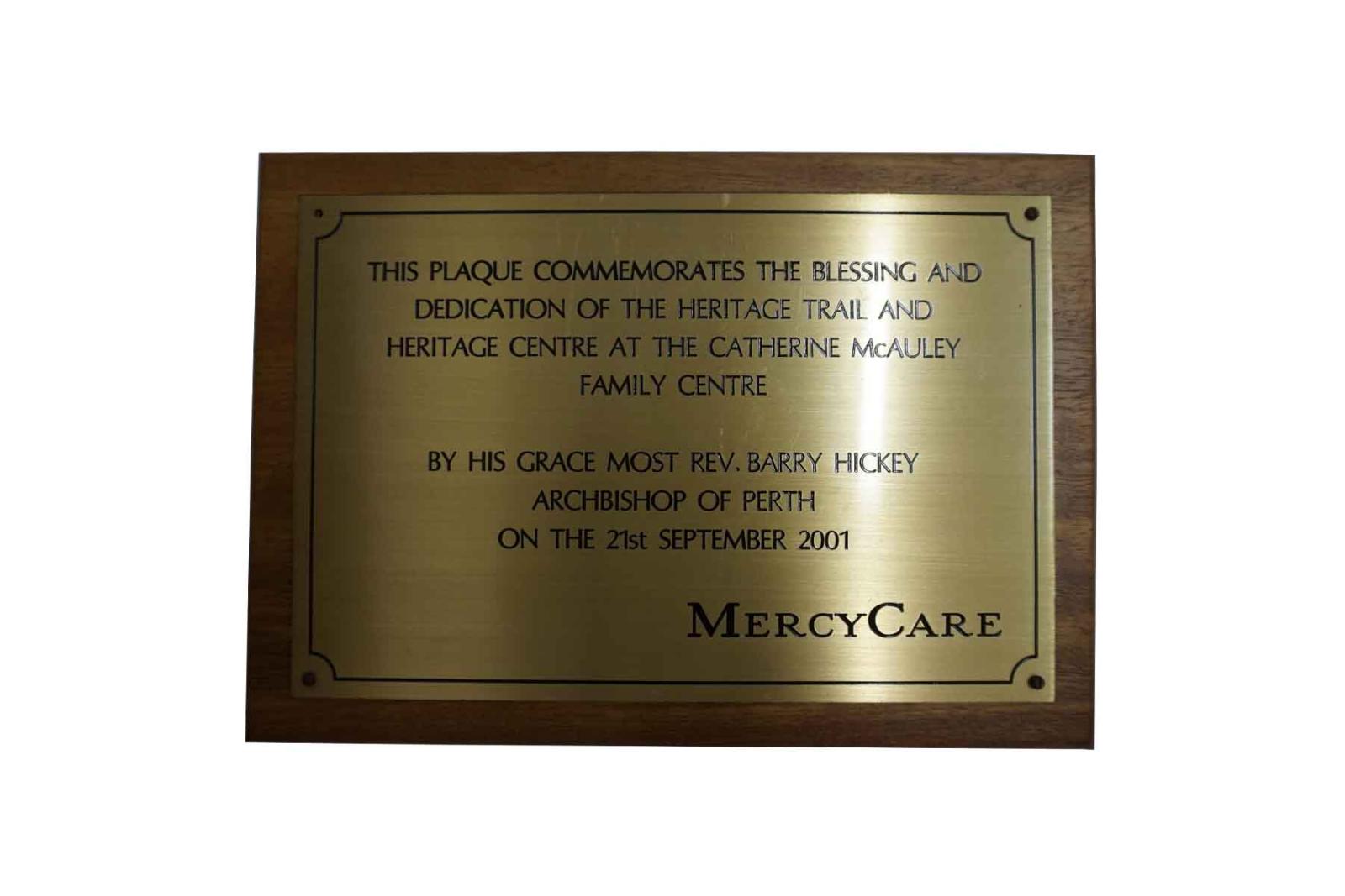 Plaque - Heritage Trail 2001
