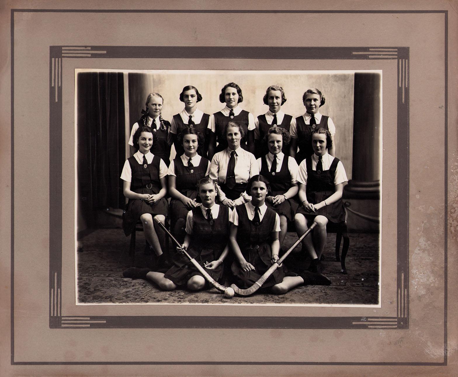 Girls Hockey Team 1939