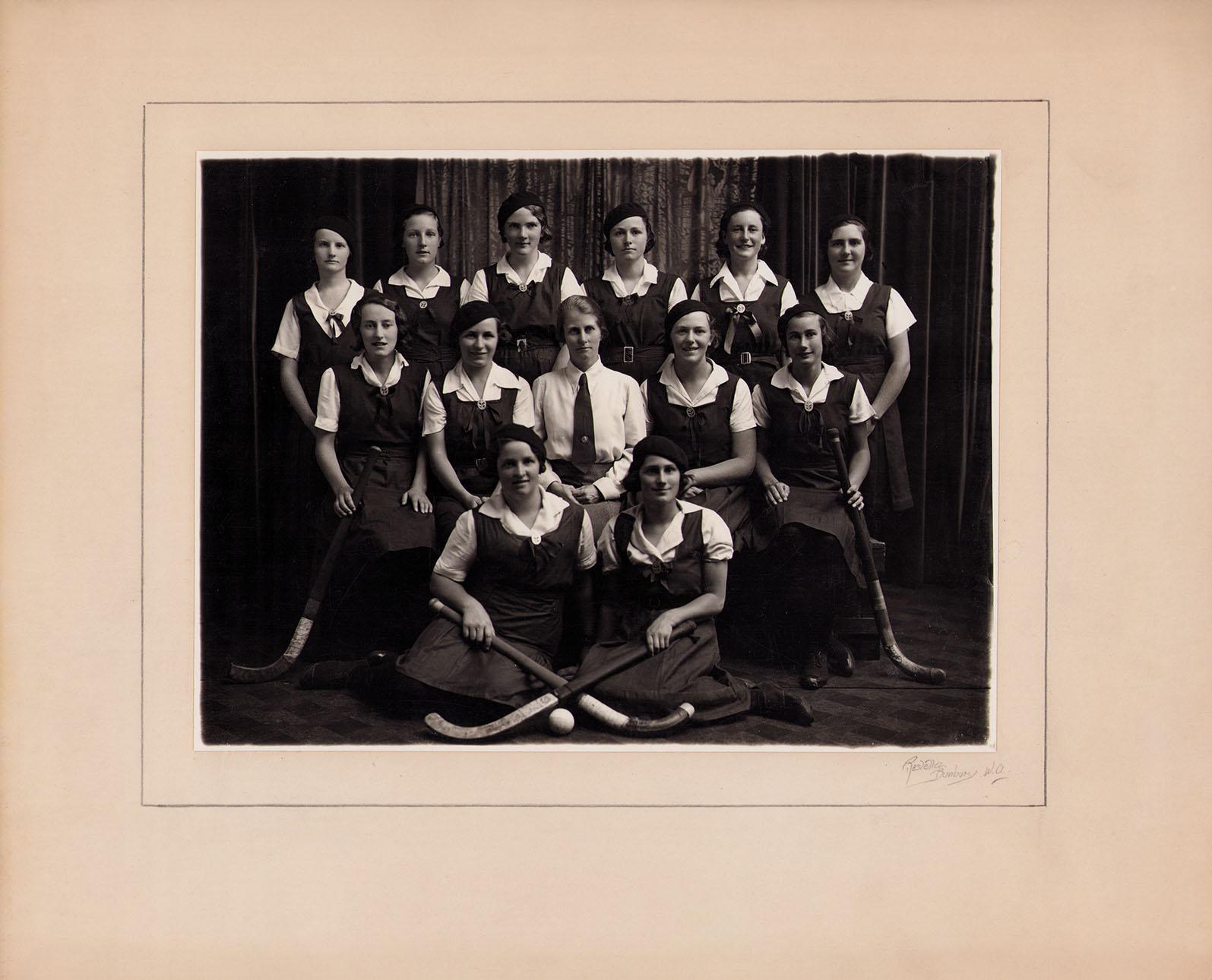 Girls Hockey Team 1935