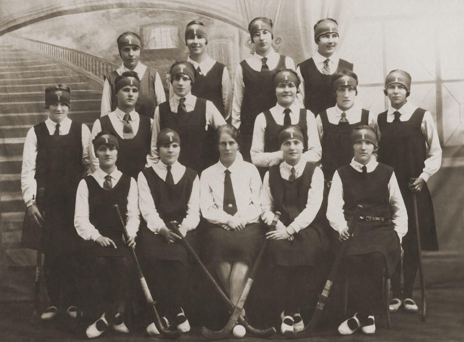 Girls Hockey Team 1928