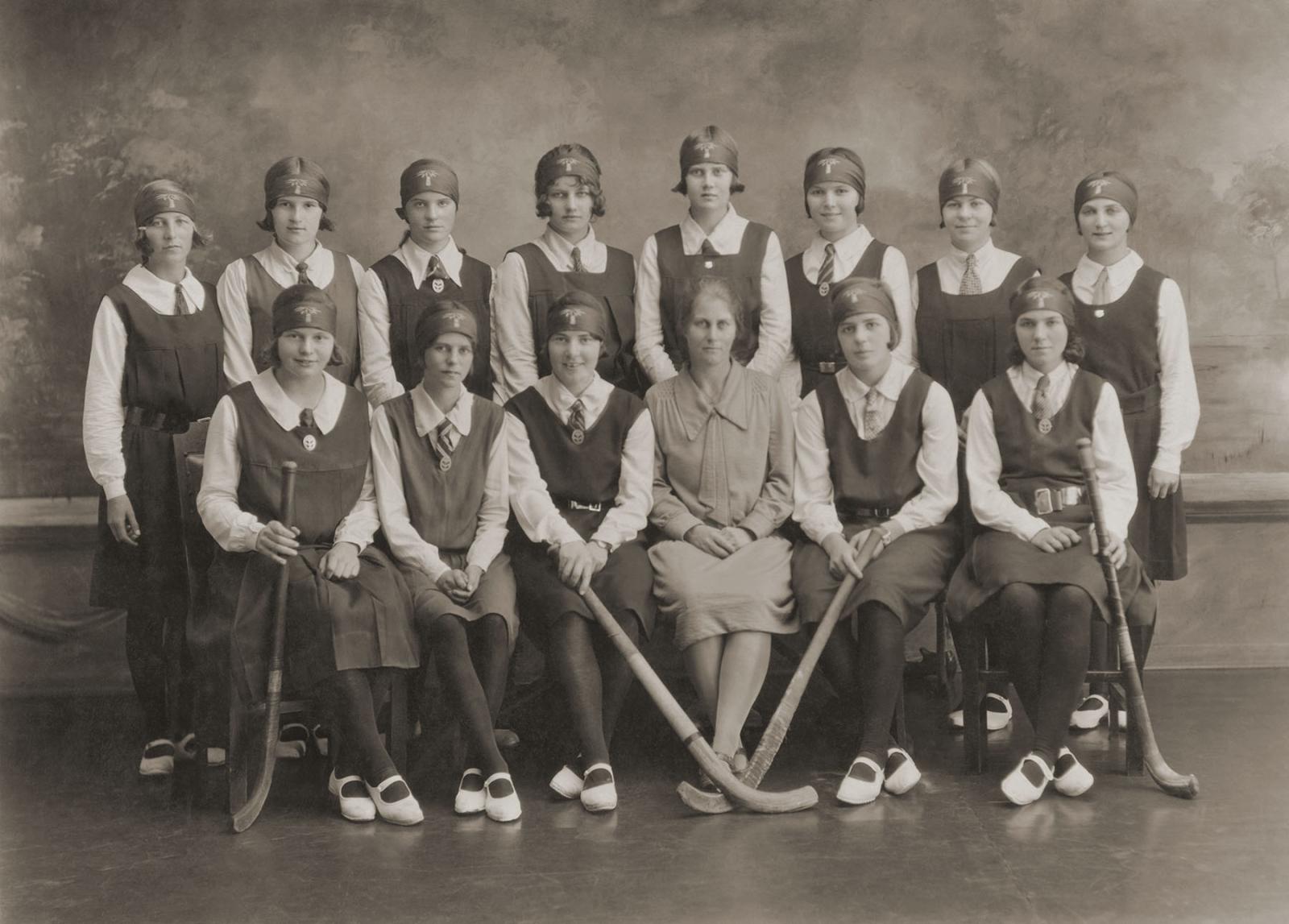 Girls Hockey Team 1930