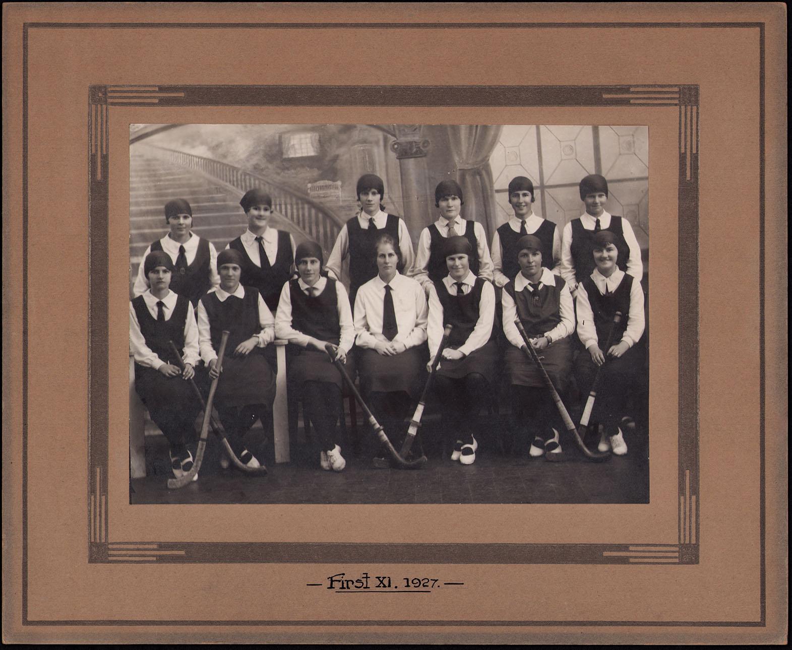 Girls Hockey Team 1927