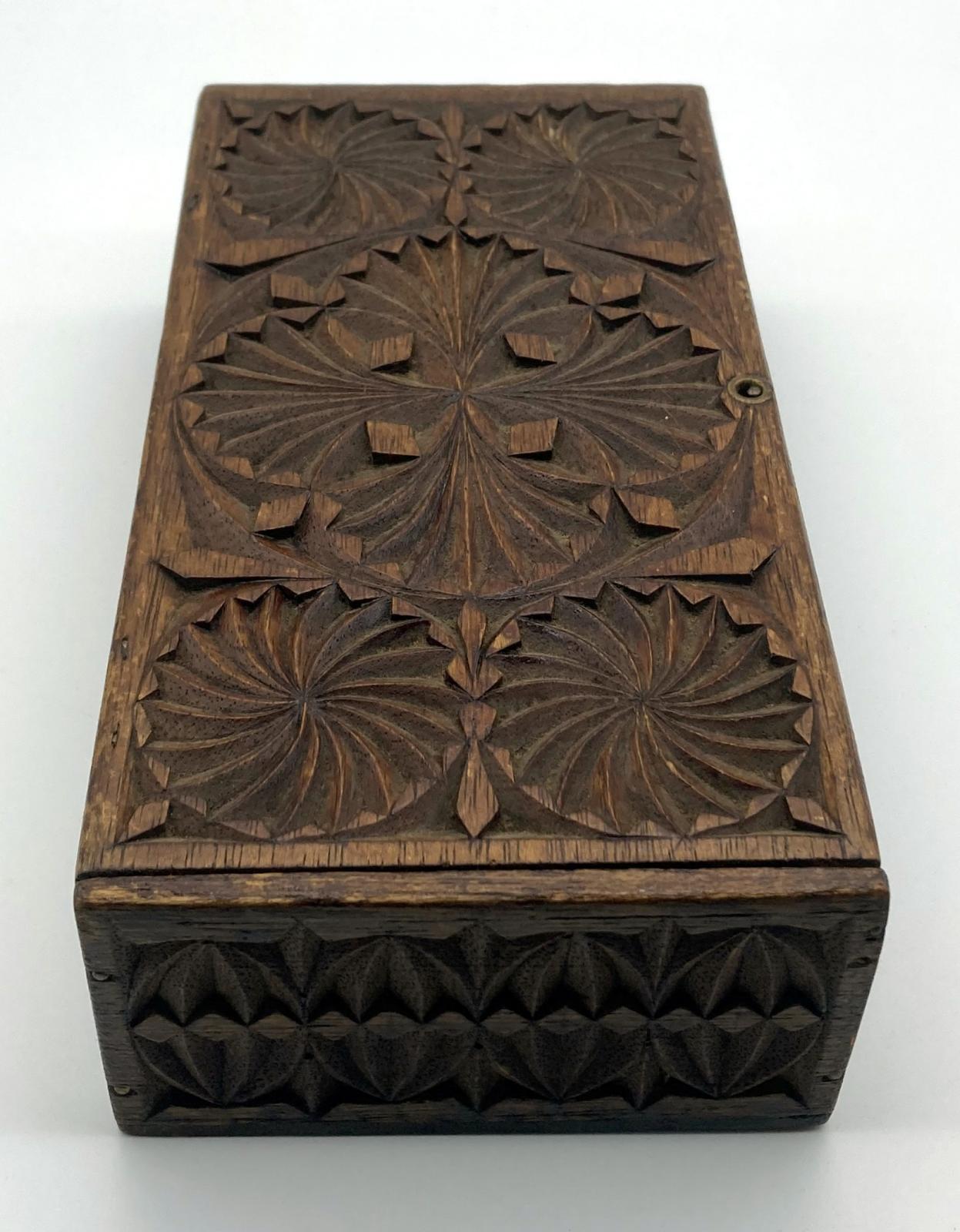 End view of chip carved cigar box made by ALH Trooper John Hodgskiss