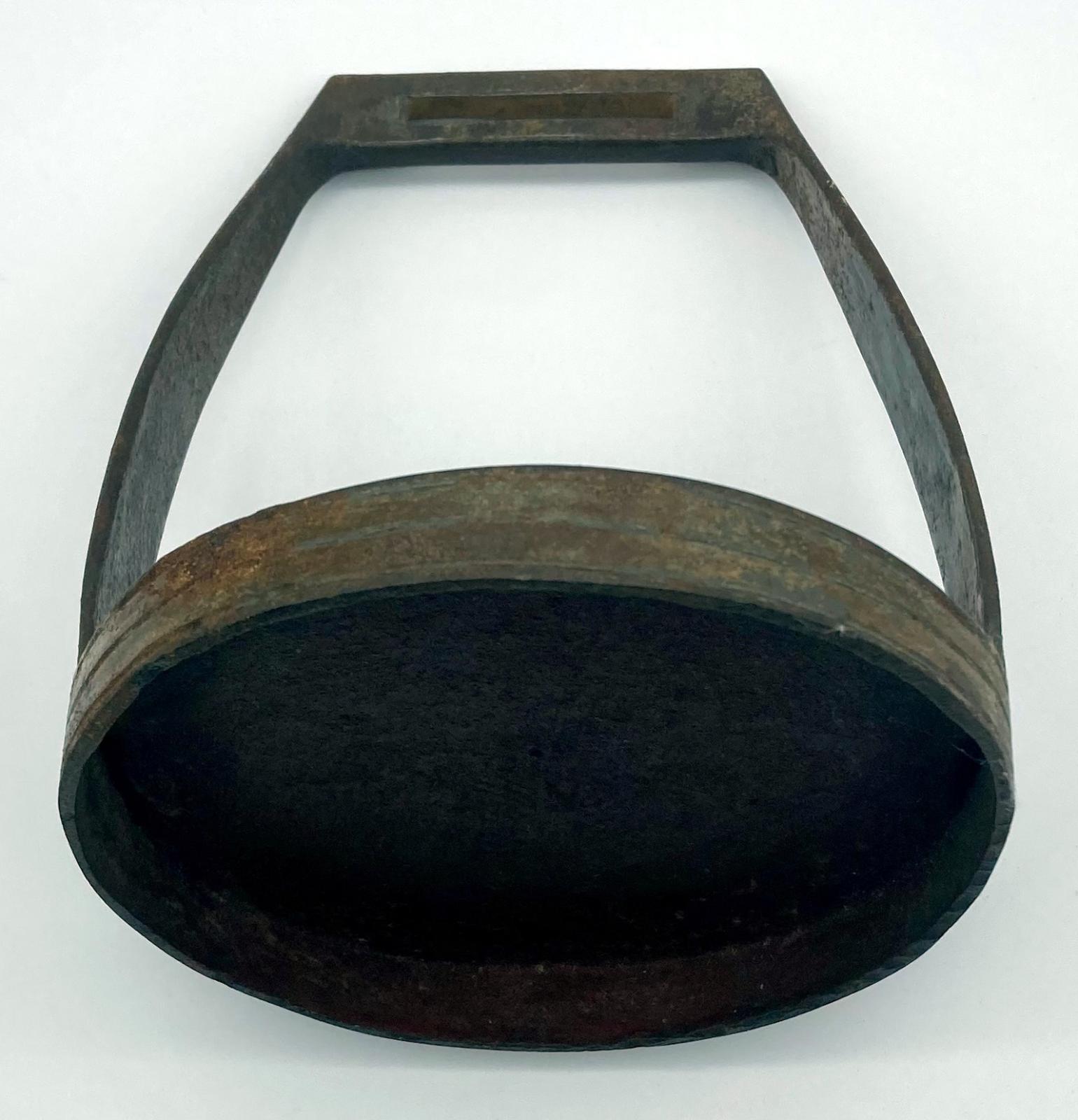 Ottoman stirrup - base view