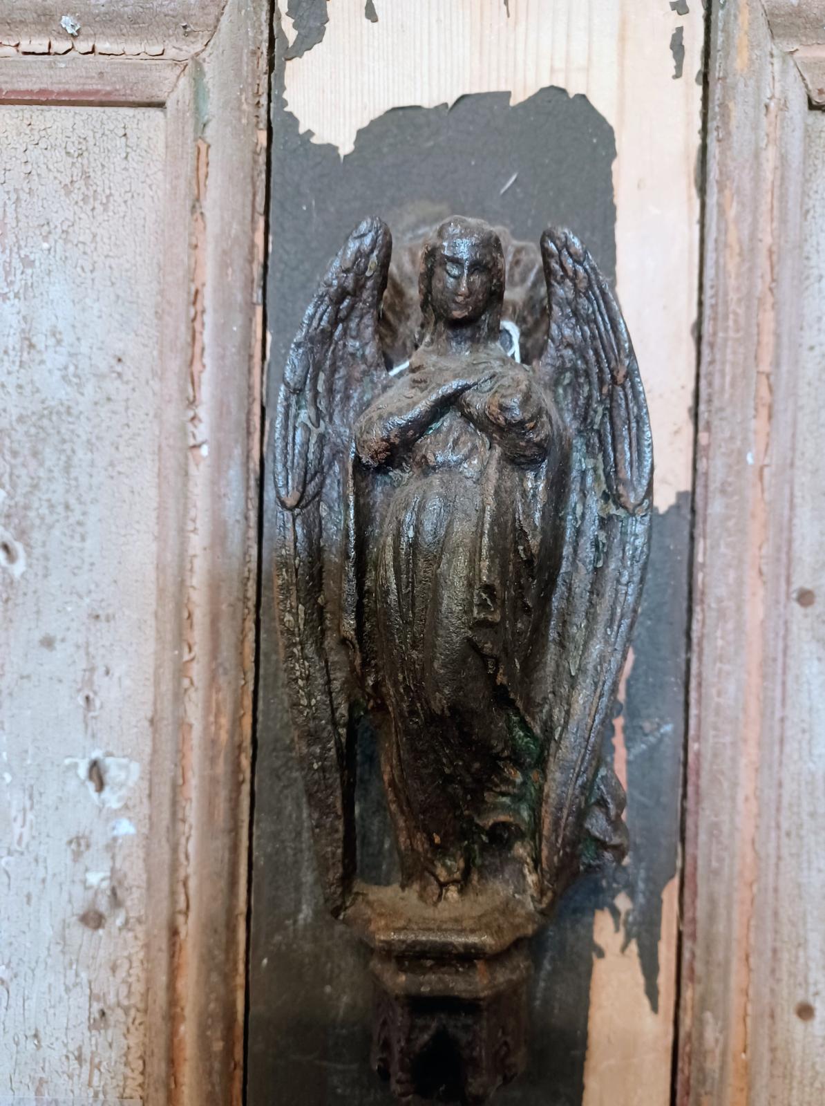 Door knocker
