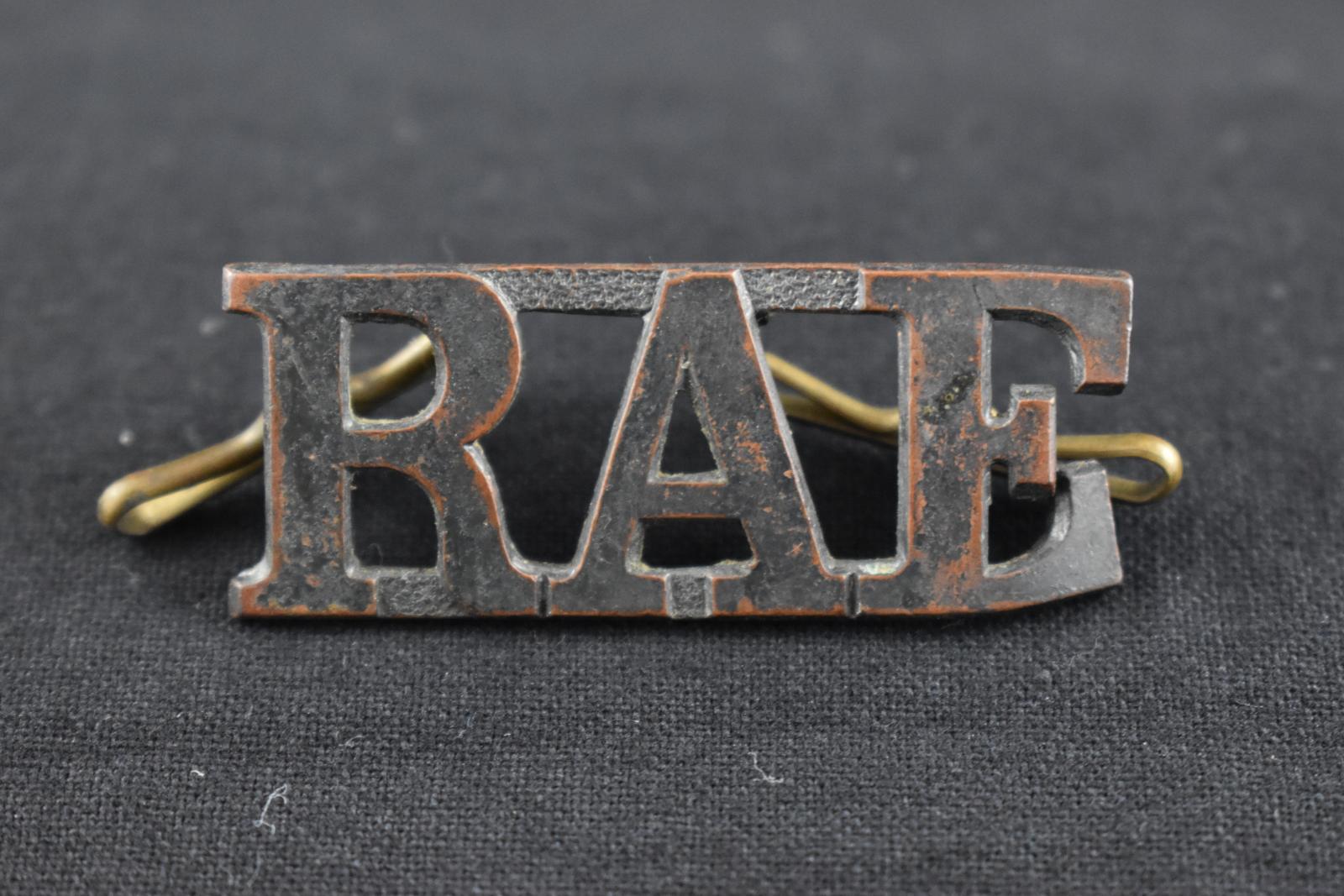 Royal Australian Engineers brass  shoulder title