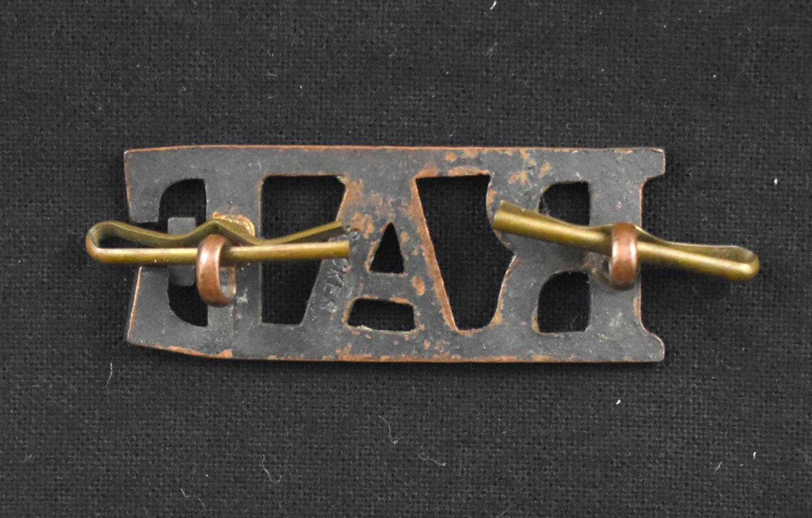 RAE Shoulder Title back