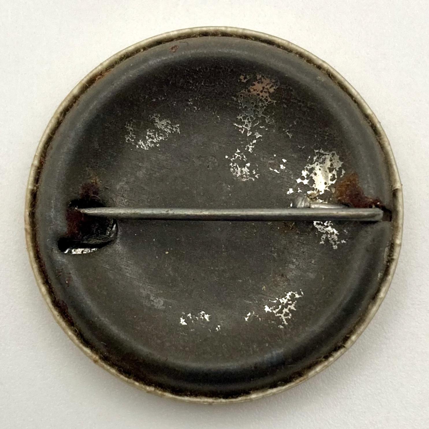 Reverse of 'Wattle Day League Hospital Wing' fundraising badge 1917  - large size