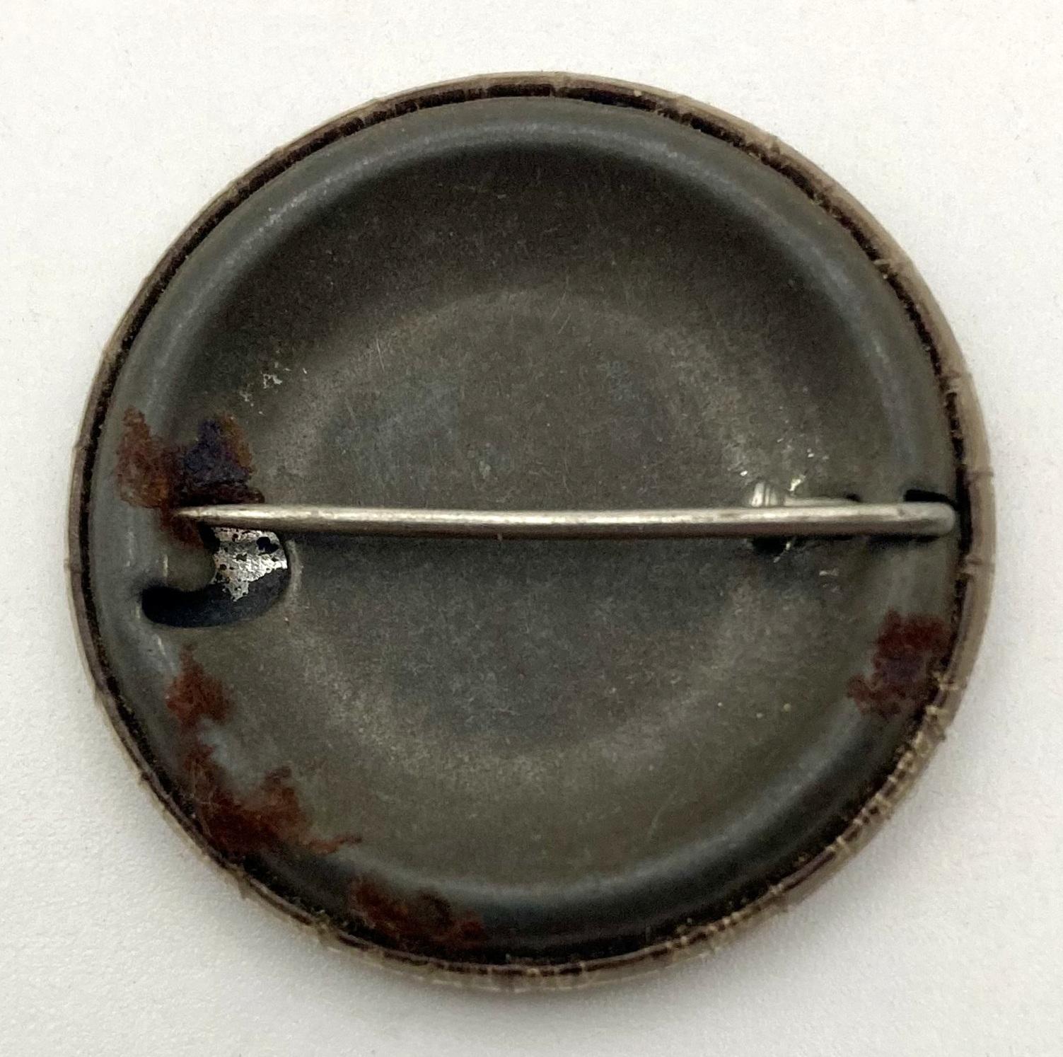 Reverse of 'Wattle Day League Hospital Wing' fundraising badge 1917 - large size