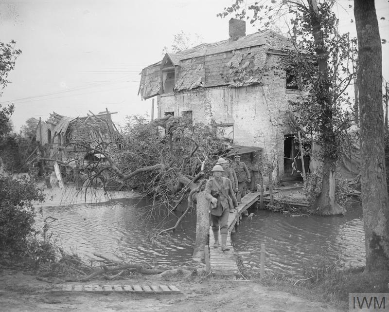 Photograph from Imperial War Museum (IWM Q 5928) of same scene