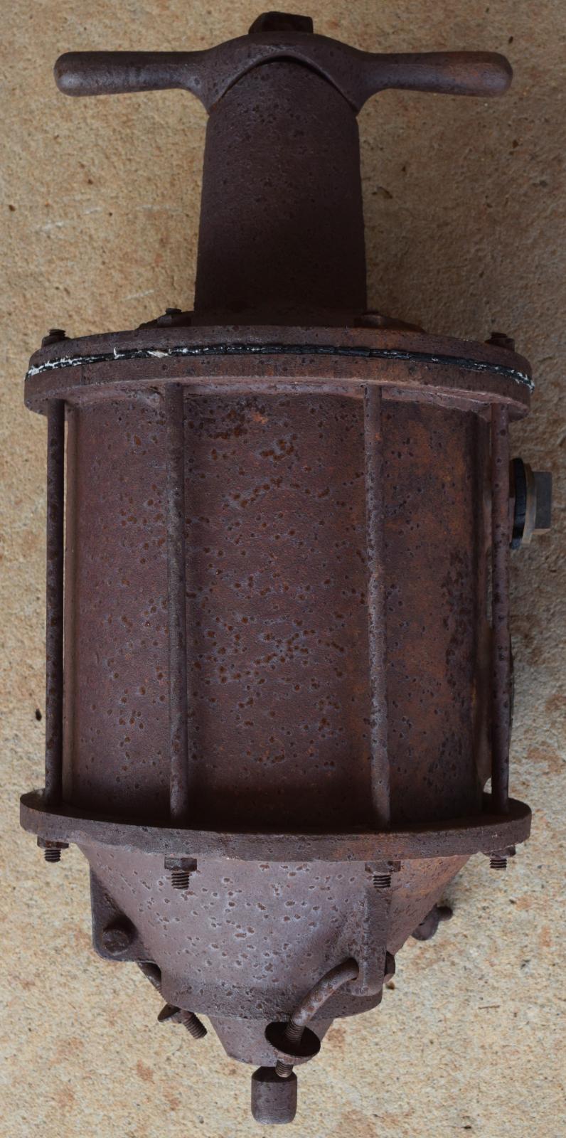 Side view of Beacon Gas Generator