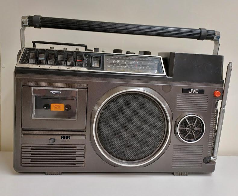 JVC a