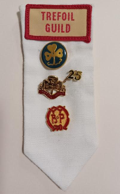 Trefoil badges