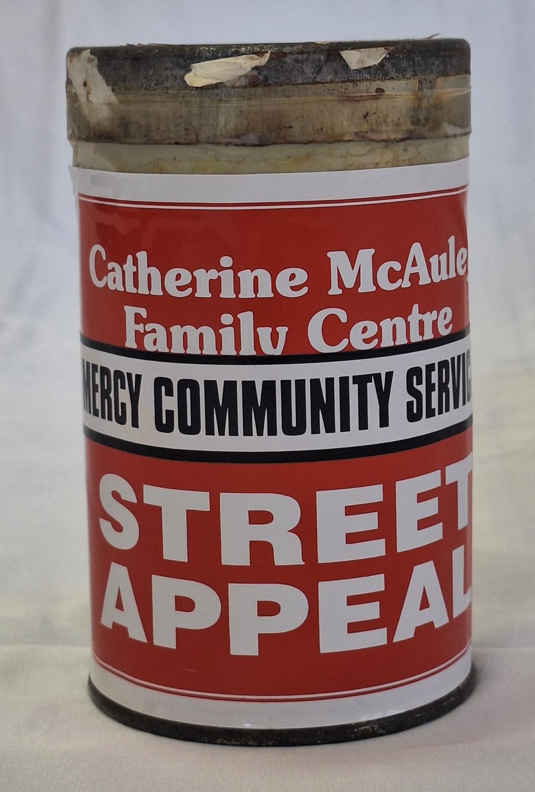 15-073.1 - Collection tin with background image